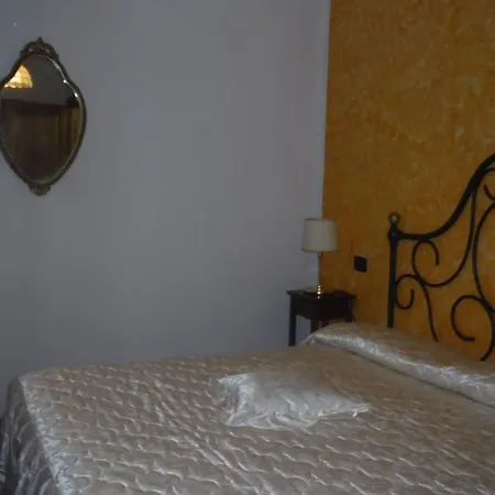 Nocleg ze śniadaniem Santa Adriana 3*